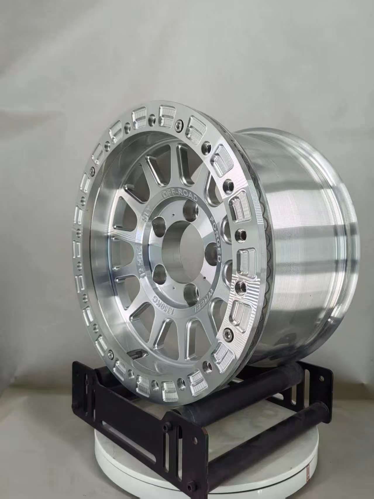 Beadlock off-road truck wheel