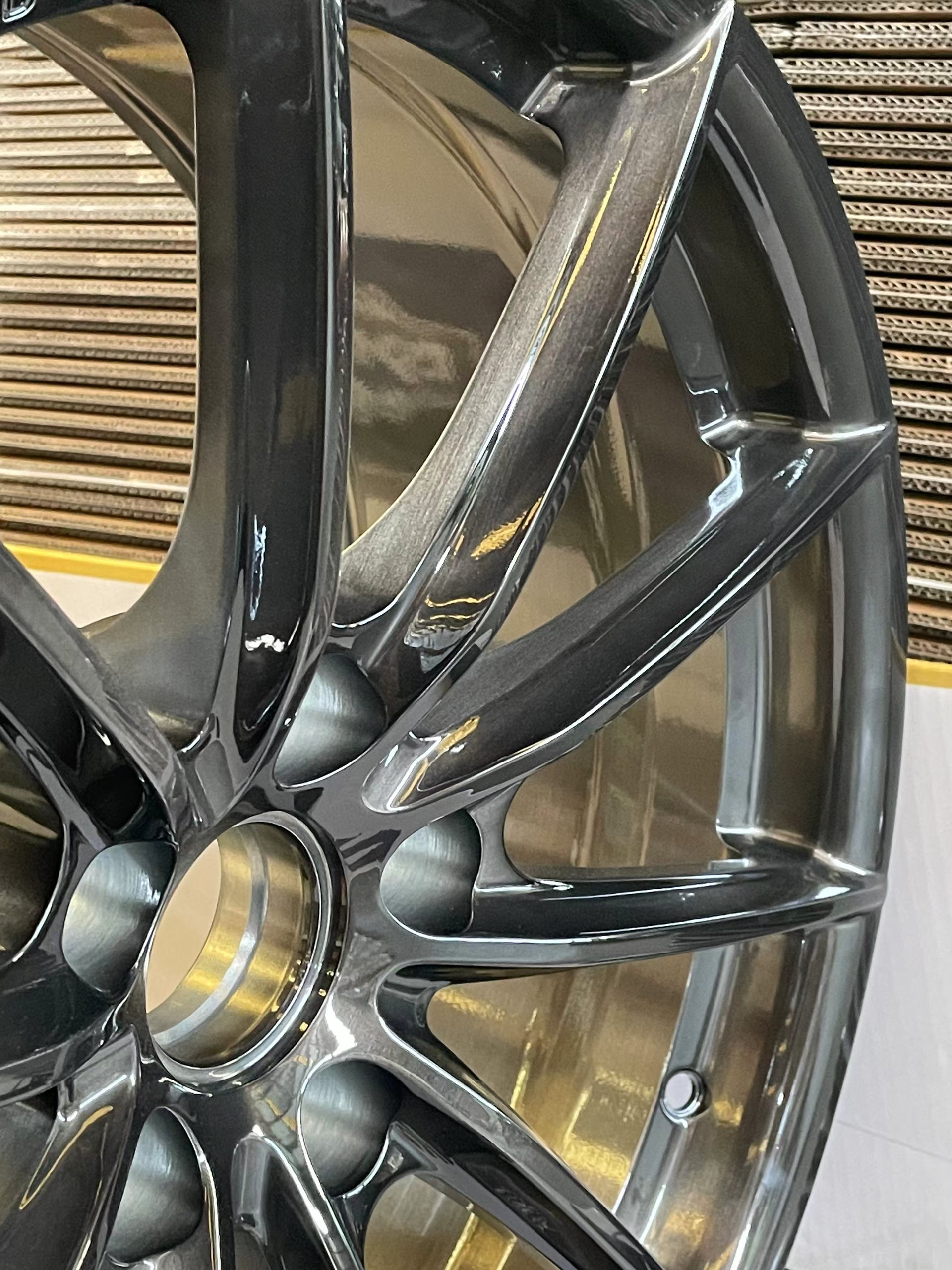 Machined spoke and barrel detail